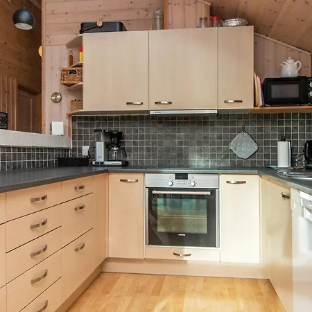 6 Person Holiday In