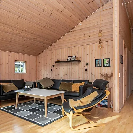 6 Person Holiday In