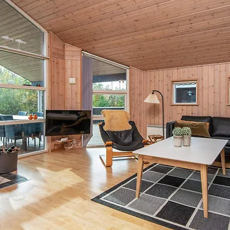 6 Person Holiday In Ebeltoft
