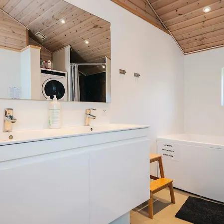 Ferienhaus 4 Star In *